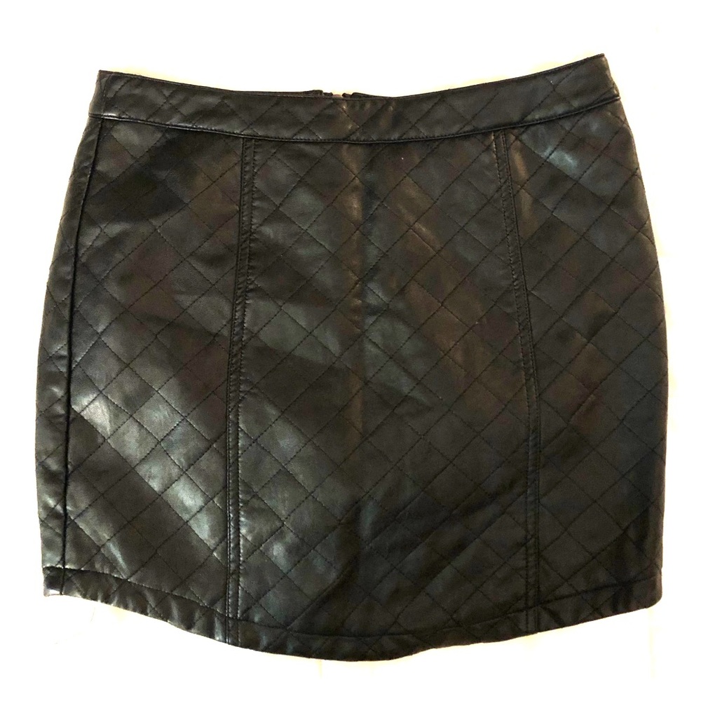 🚨 sold 🚨 Faux Leather Mini